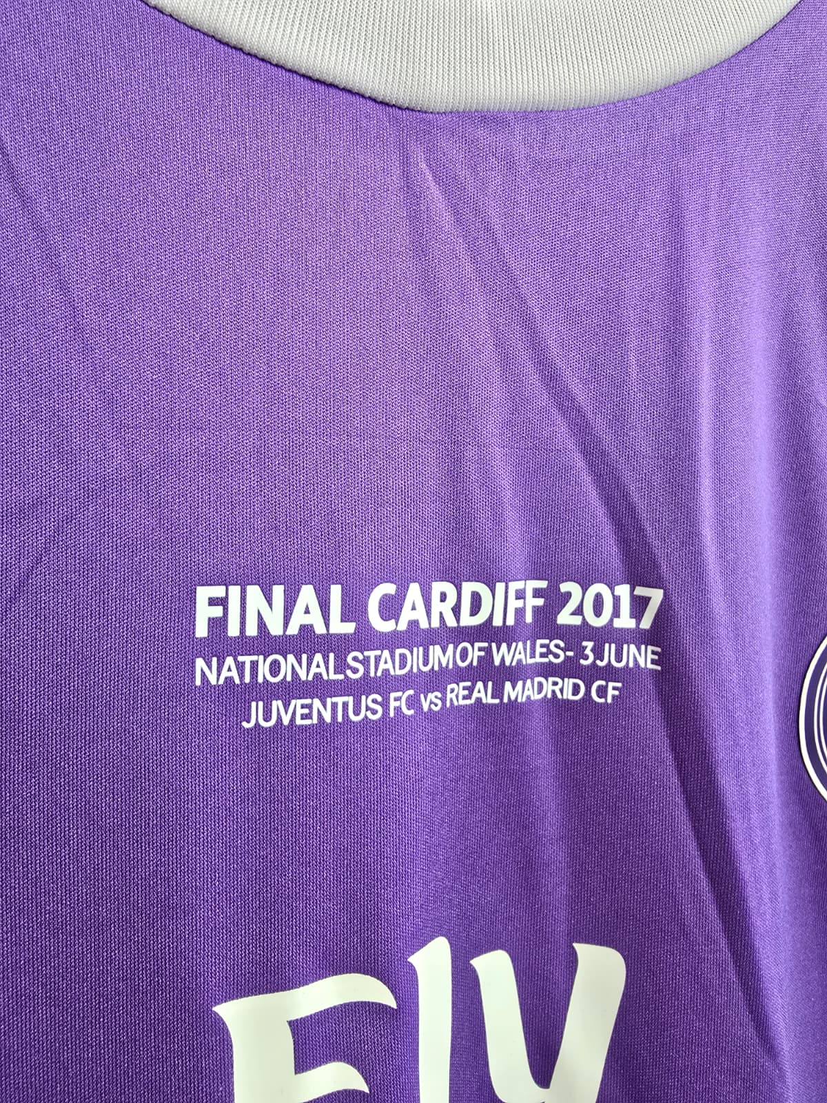 Real Madrid 16/17 Away Final Champions(Ronaldo)