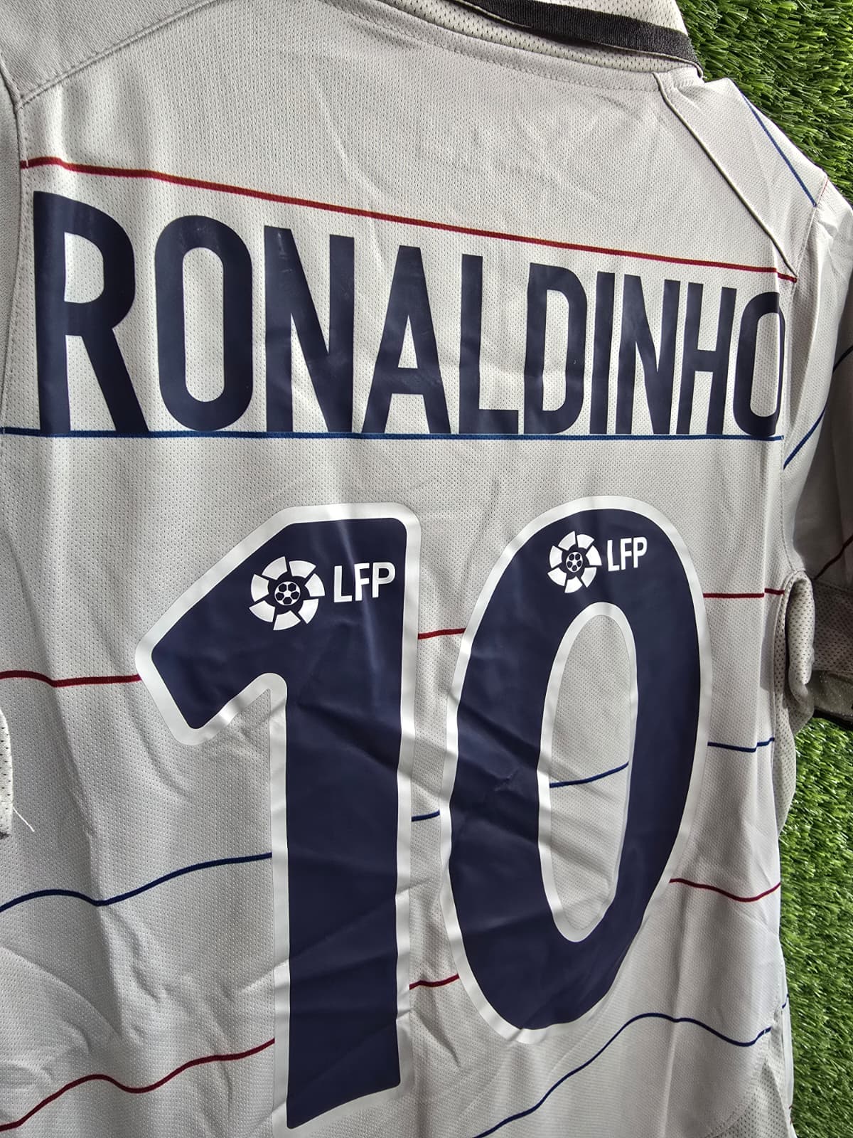 FC Barcelona 04/05 Third Kit(Ronaldinho)